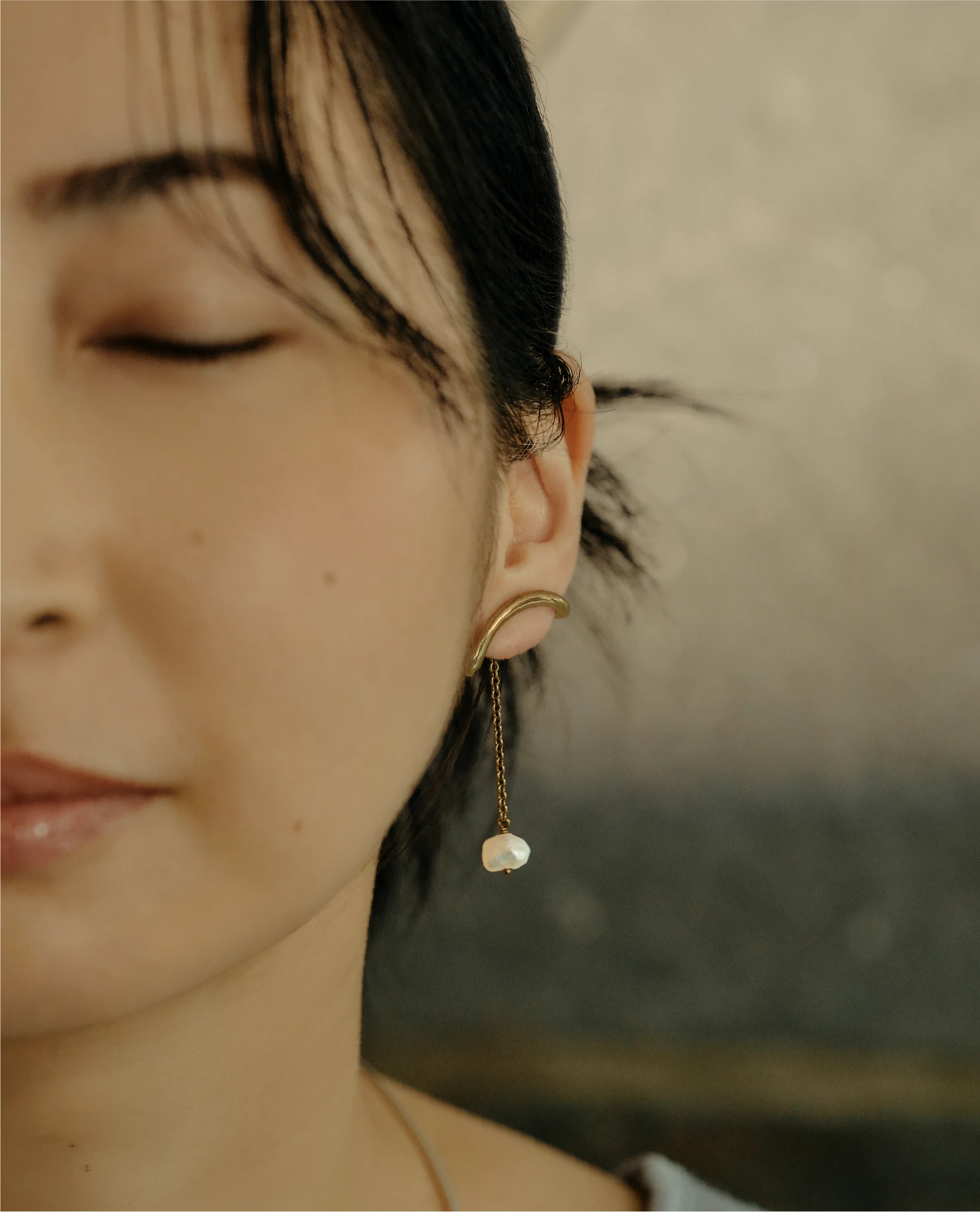 EAR JEWELRY